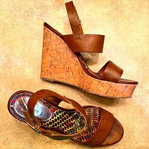 Madden Girl Size 9 Brown Wedges